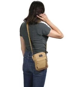 JanSport Core Crossbody Bag - Curry 9 JanSport Core Crossbody Bag - Curry -Jansport JS0A7ZNV 95Z model